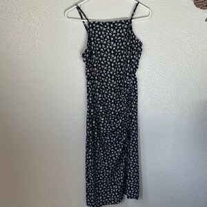 Small Kendall & Kylie Black and White Floral Midi Dress adjustable side pull